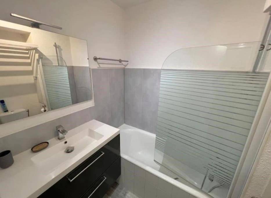 Appartement Port De Hyeres 4 Personnes ภายนอก รูปภาพ