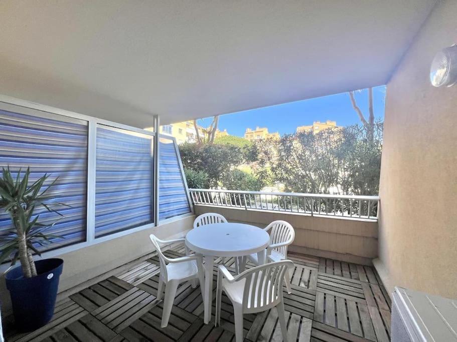Appartement Port De Hyeres 4 Personnes ภายนอก รูปภาพ